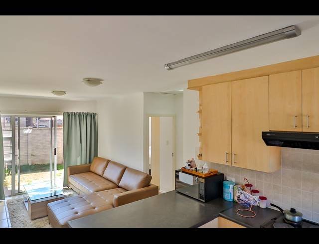 2 BEDROOM TOWNHOUSE RENTED IN WALMER HEIGHTS